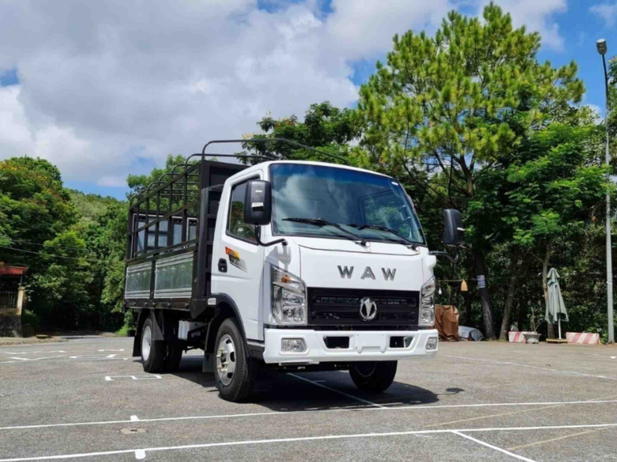 Xe Tải Thùng Waw Chiến Thắng 2T4 ( 2.4 Tấn) Giá Tốt